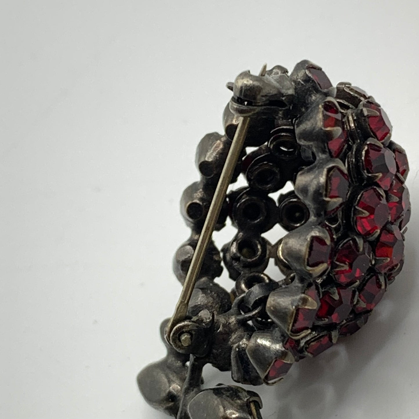 Vintage Unsigned Schreiner NY Strawberry Brooch Red Rhinestones 1950s Japanned
