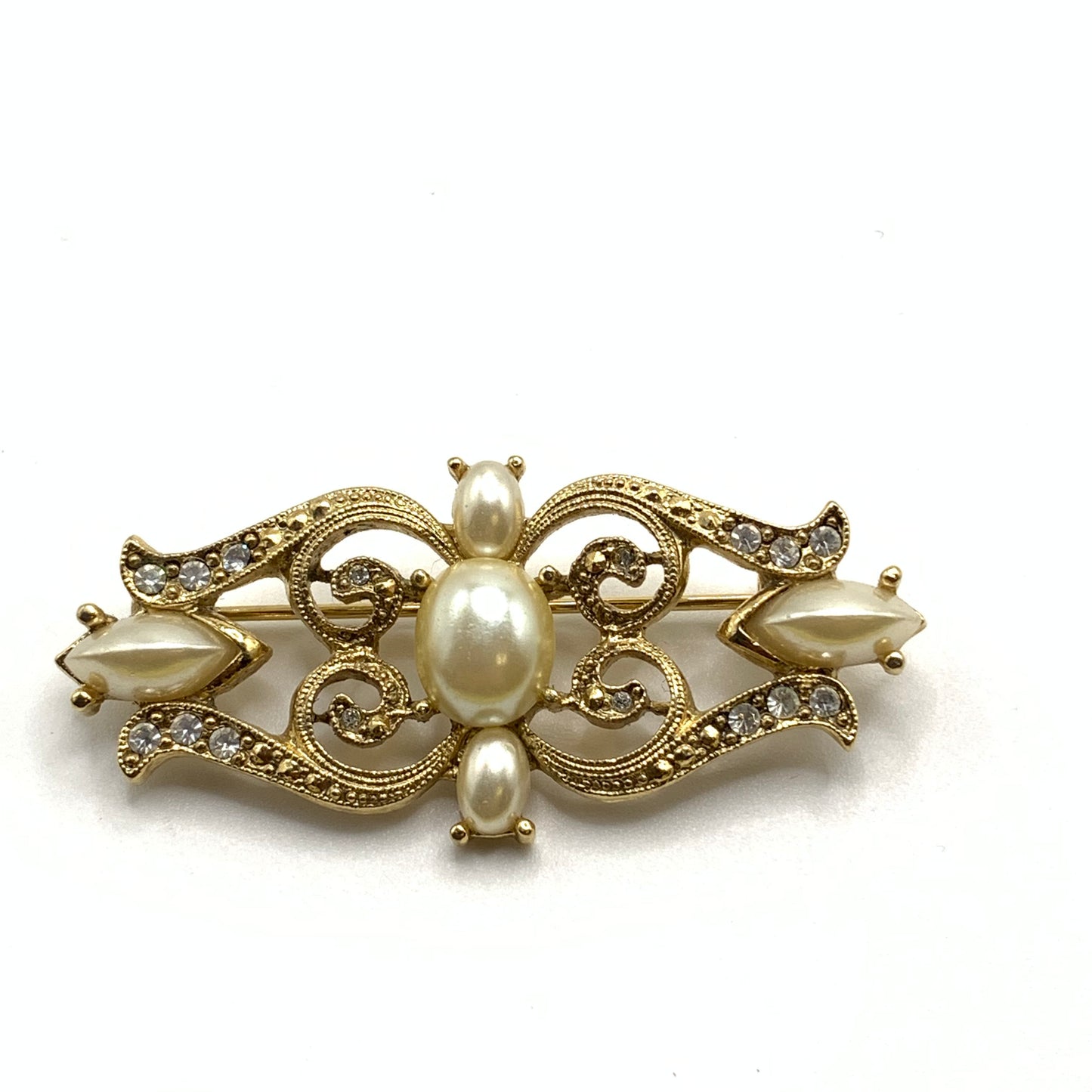 Vintage 1928 Company Ornate Gold Tone Rhinestones & Faux Pearls Brooch