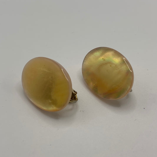 Vintage unsigned mother of pearl clip on stud earrings