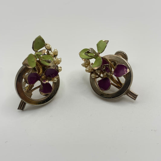 Vintage unsigned purple and green enamel faux pearl flower screw back earrings